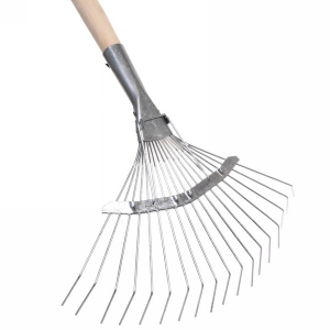 Грабли веерные оцинкованные 18 зубьев с черенком