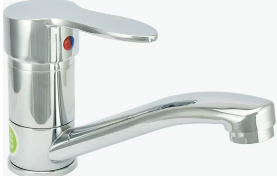 Смеситель  Juguni с гибкой подводкой,литой поворотный излив