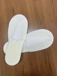 Тапочки одноразовые Универсал Плюс закрытый мыс 1/600