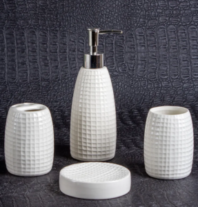 Набор для ванной комнаты настенный