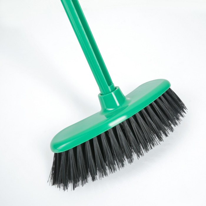 Щетка с черенком Комфорт (жесткая)